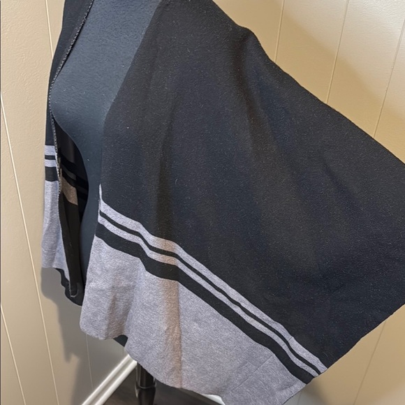 Echo Women’s One size Black and Gray Striped Poncho - Picture 3 of 5